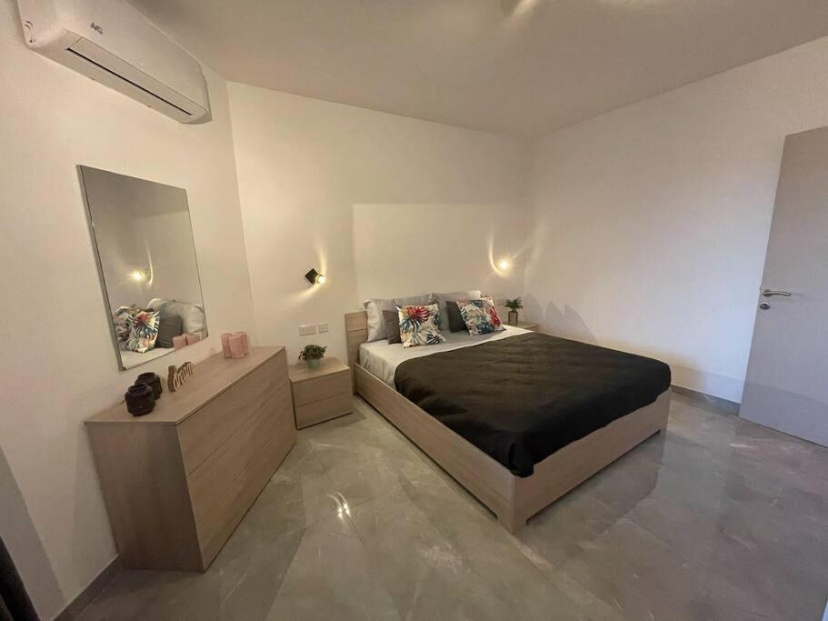Modern 1 Bedroom Apartment 400M Away From The Sea St. Paul's Bay Exterior photo